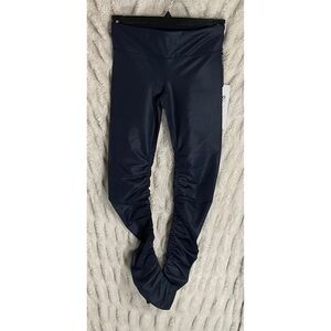 ALO Yoga Idol Legging Head Over Heels